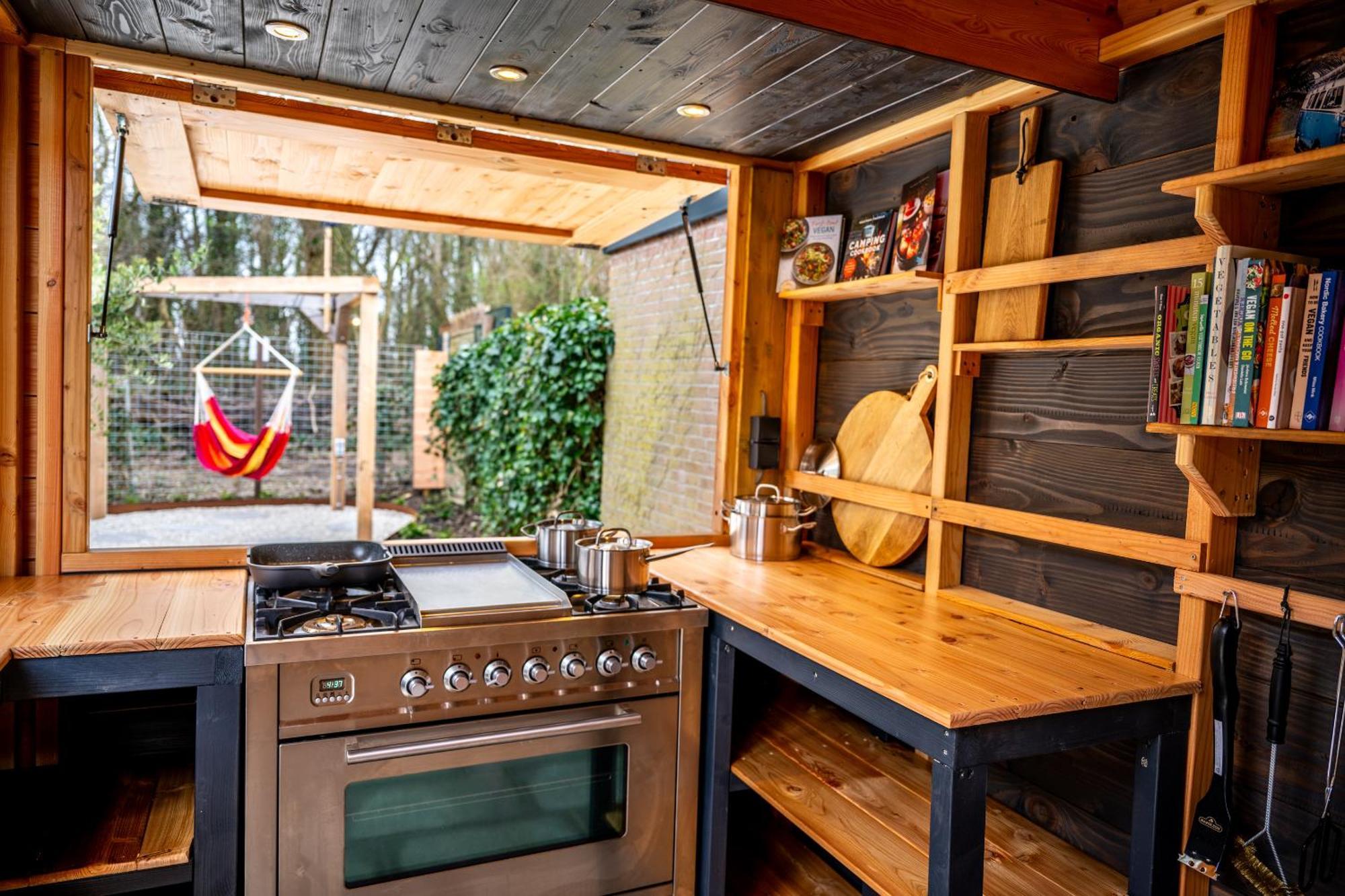 Kahakai Beach House - Unique Outdoor Kitchen - Next To Local Lake And 15 Min. The From Beach Noordwijkerhout Exterior photo